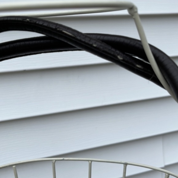 Call Juan Beautful, pebbled, leather tote - Picture 8 of 11